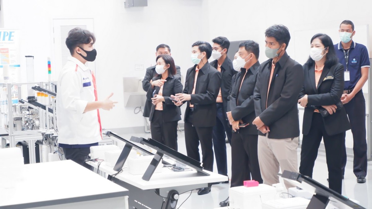 คณะนักศึกษาปริญญาโท คณะครุศาสตร์อุตสาหกรรม มจพ. เข้าศึกษาดูงาน LEARNING FACTORY SIMTEC