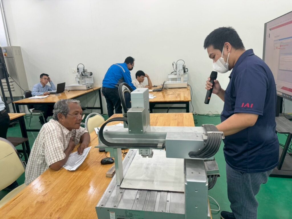 พัฒนาอย่างต่อเนื่อง! สุมิพลเดินหน้าสร้างทักษะ Electric Actuator ครั้งที่ 2 แก่ครู สอศ. ณ วิทยาลัยเทคนิคสัตหีบ 