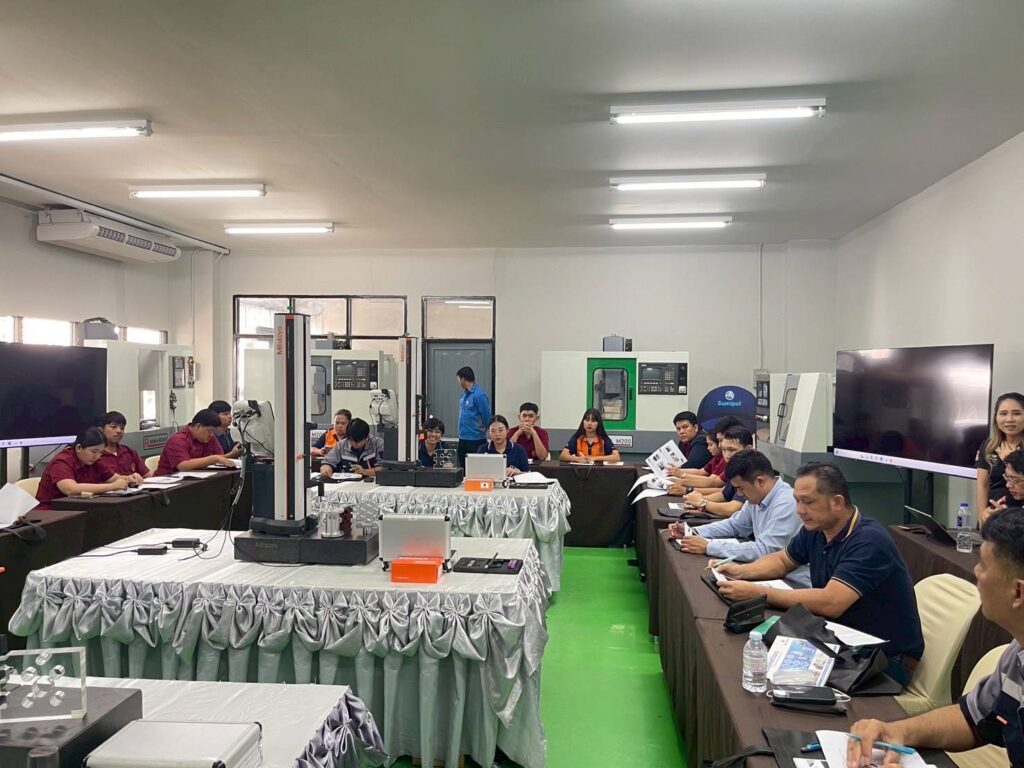 สุมิพลร่วมยกระดับศักยภาพครูอาชีวศึกษา จัดอบรม “การเพิ่มประสิทธิภาพการวัดด้วยเครื่องมือวัดความแม่นยำสูง”