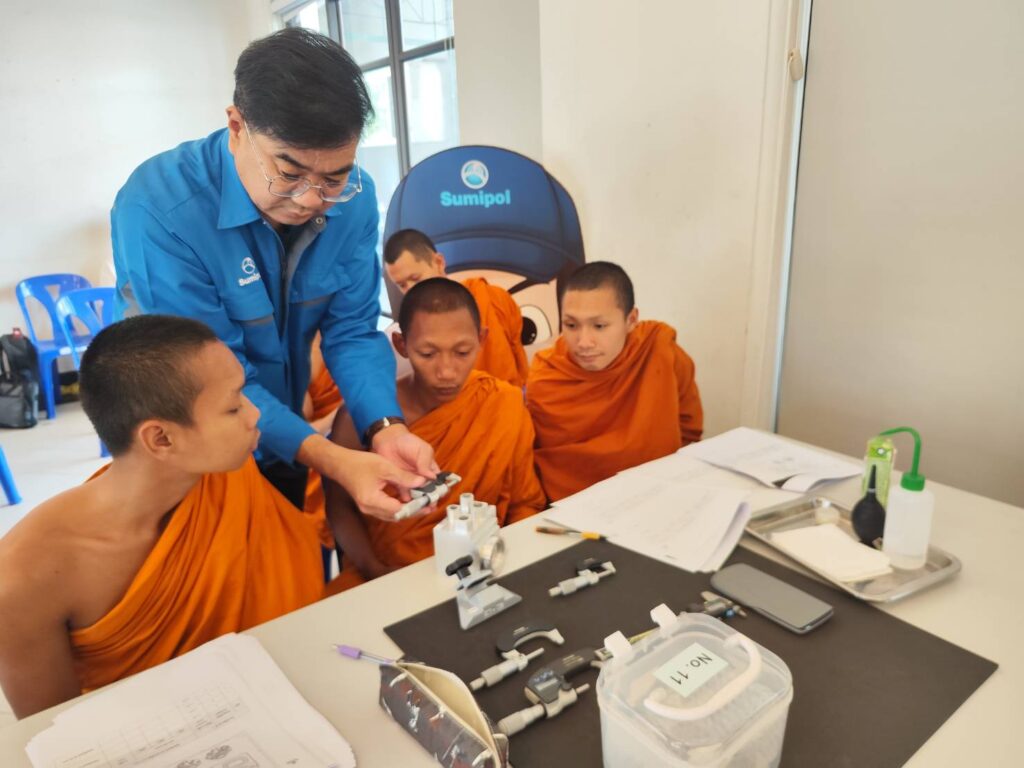 รูปภาพการอบรมเครื่องมือวัด-สุมิพล-มิตูโตโย-สามเณร