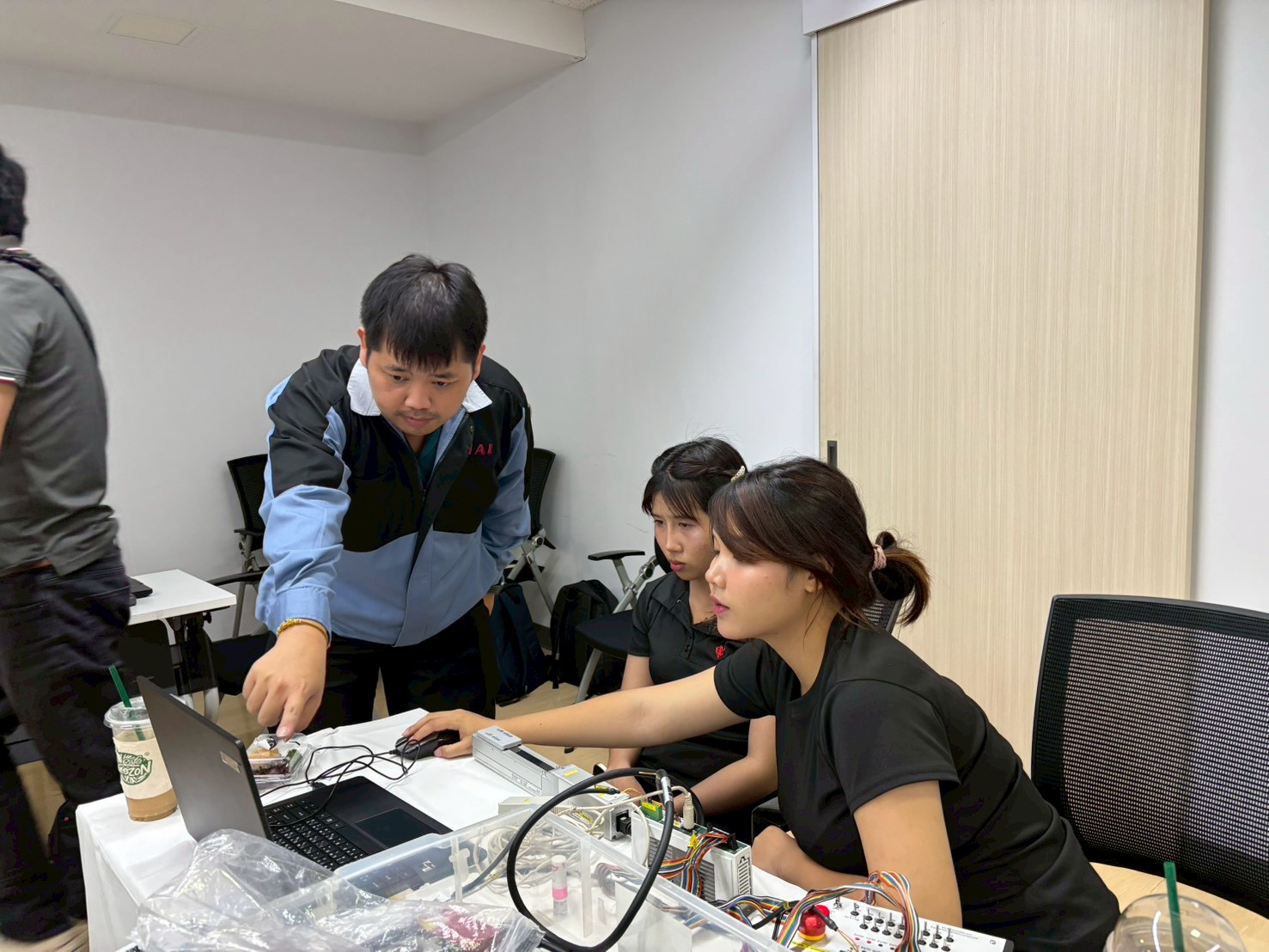 การฝึกอบรมระบบควบคุมและการใช้งาน Electric Actuator ที่ SIMTEC - 6