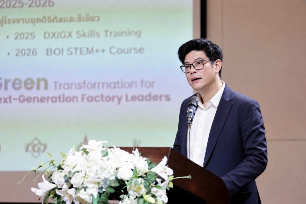 ผู้บริหาร SIMTEC กล่าวต้อนรับและนำเสนอภาพรวมการพัฒนาบุคลากรภาคอุตสาหกรรม